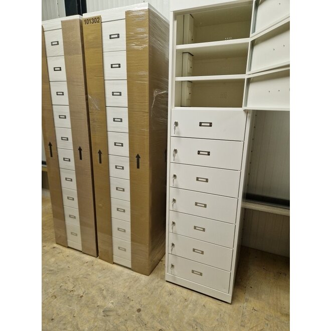 Laptopkast / Notebookkast Met 220 Volt Laadstation ADPK.180x47x50 cm