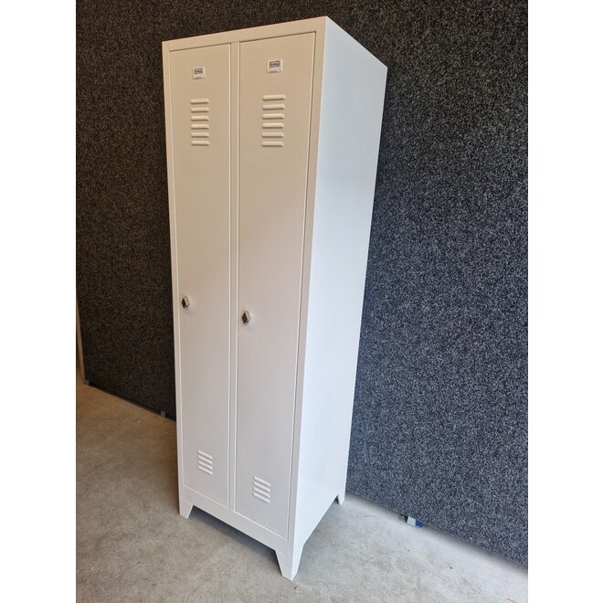 A-Locker Wit met 8 legplanken 121122