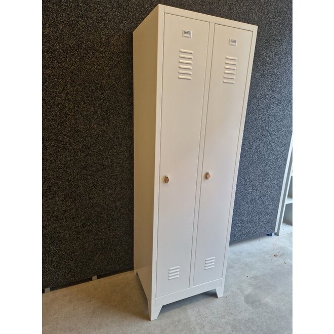 A-Locker Wit met 8 legplanken 121122