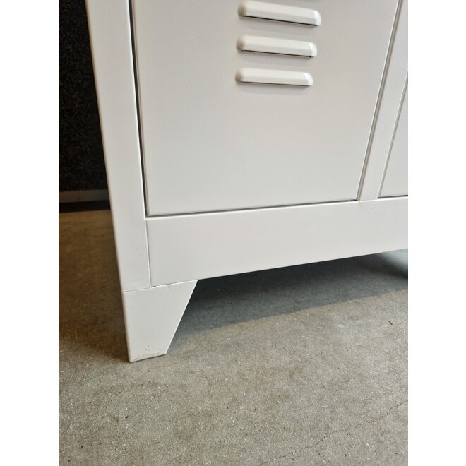 A-Locker Wit met 8 legplanken 121122