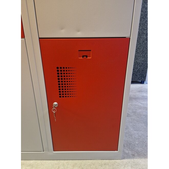 Lockerkast met 9 kluisjes