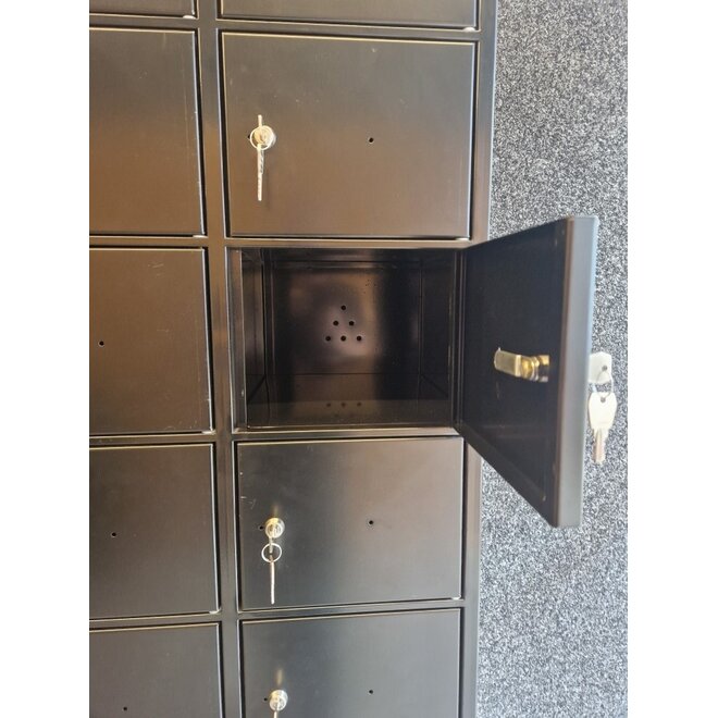 Lockerkast met 18 Kluisjes zwart RAL9005