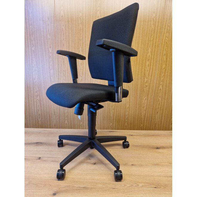Ergonomische Bureaustoel zwart gestoffeerd NEN1335