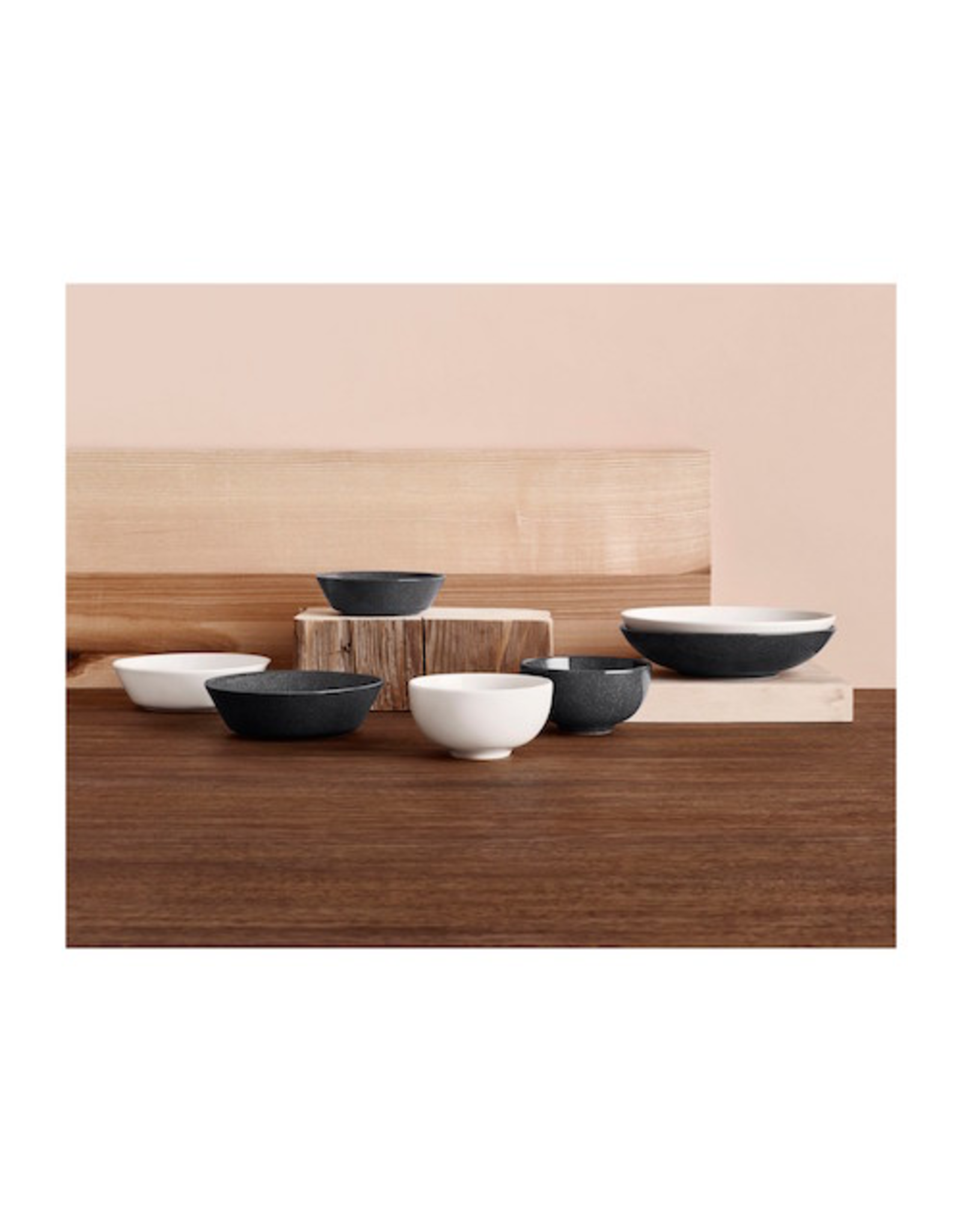 TEEMA TIIMI DOTTED GREY TABLEWARE