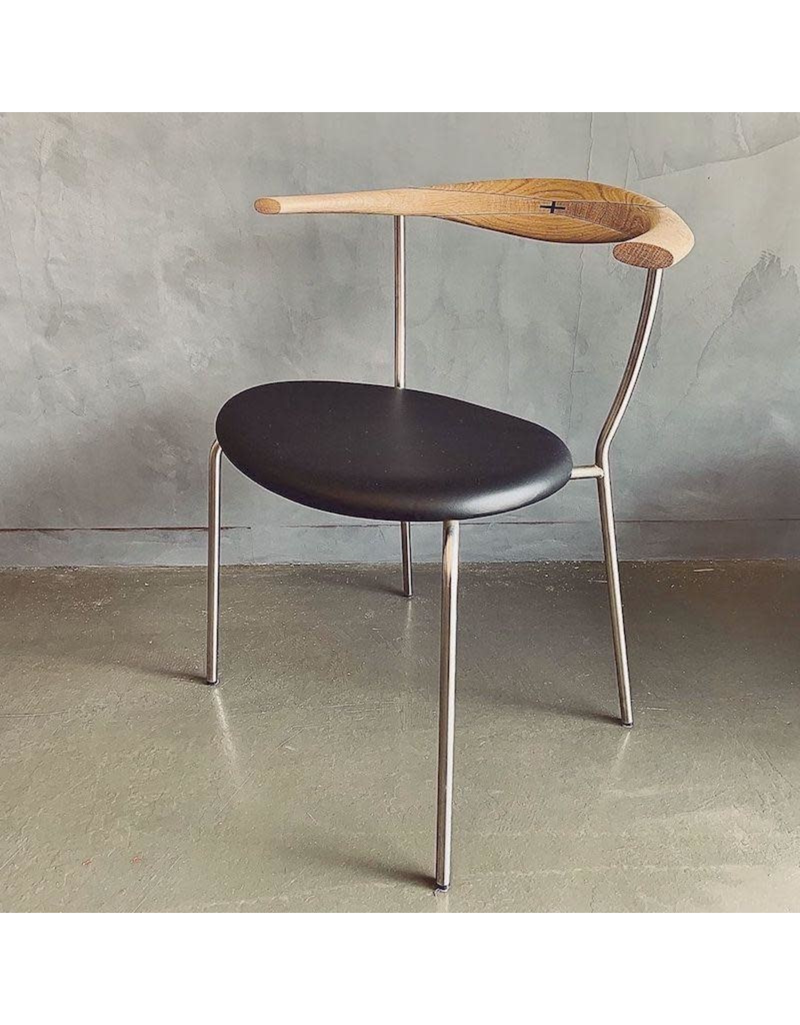 PP701 極簡主義餐椅