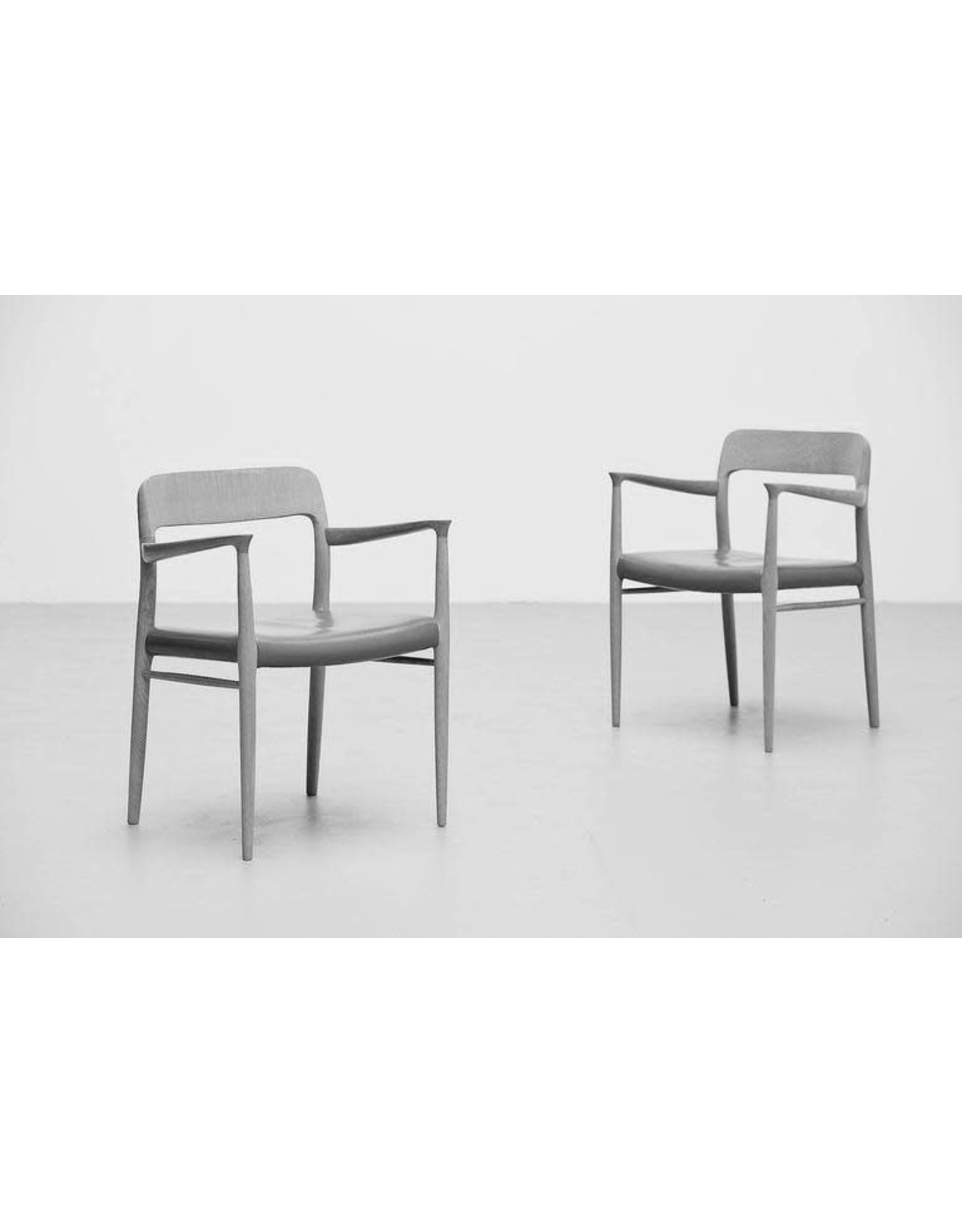 MODEL 56 MØLLER ARMCHAIR