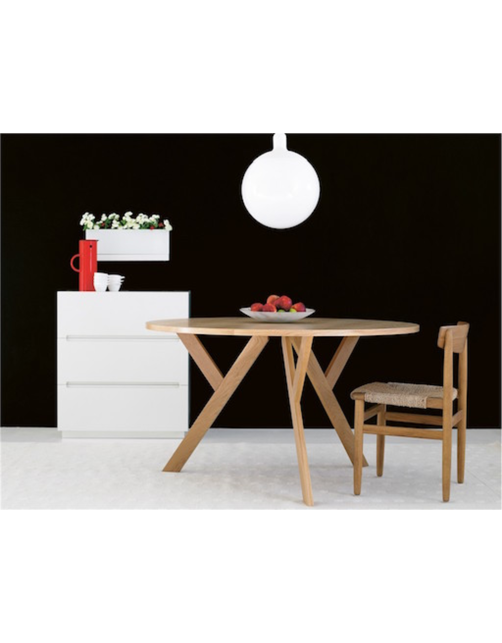 (SHOWROOM ITEM) YPSILON 3140 ROUND DINING TABLE