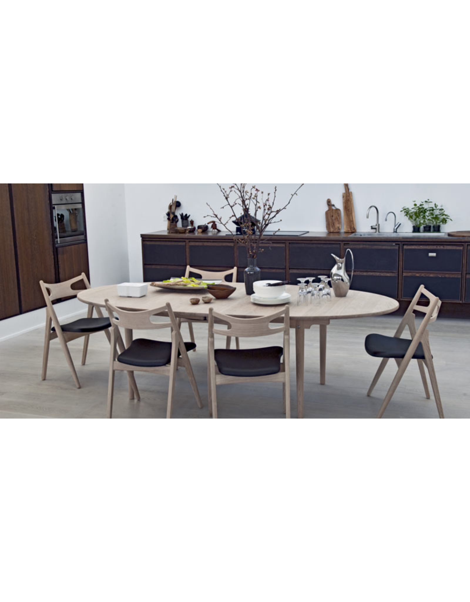 CH338 EXTENDABLE DINING TABLE IN OAK