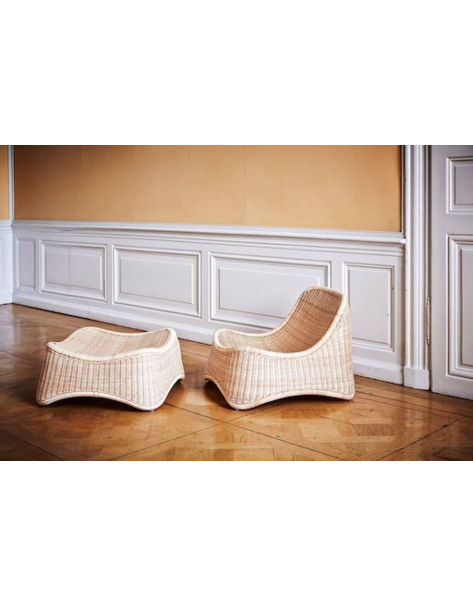 CHILL LOUNGE CHAIR & FOOT STOOL