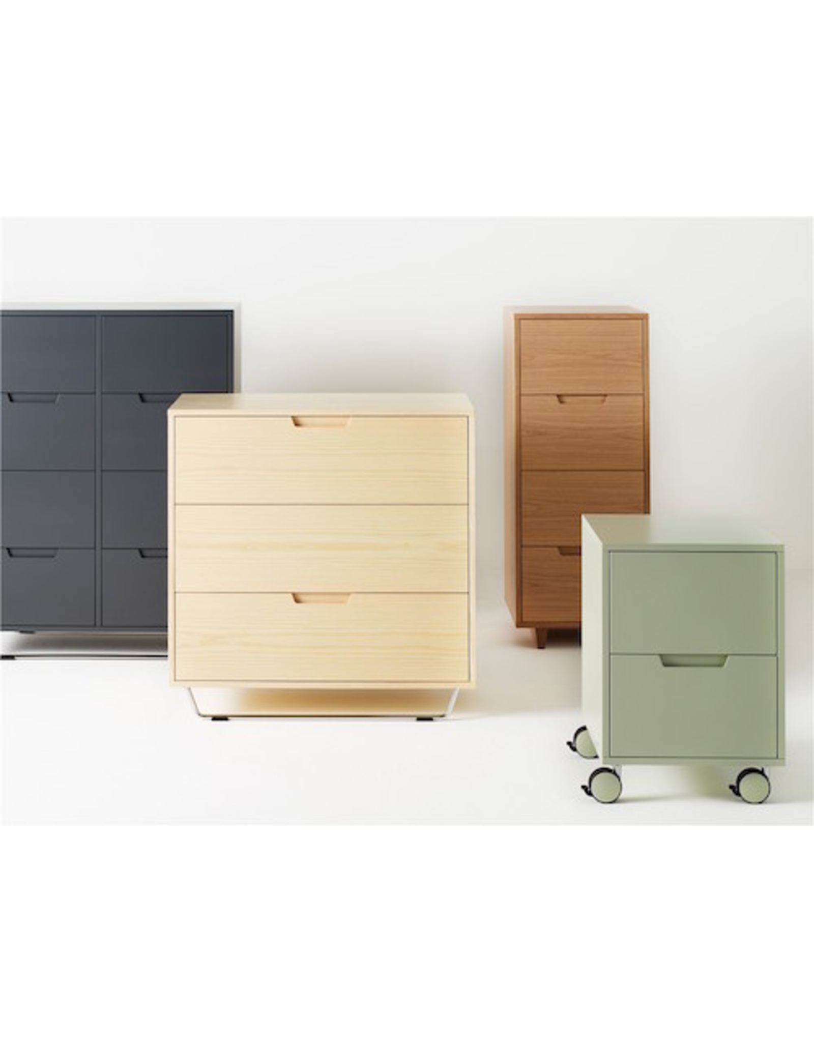 (SHOWROOM ITEM) MAYH22B MAY CHEST OF DRAWERS