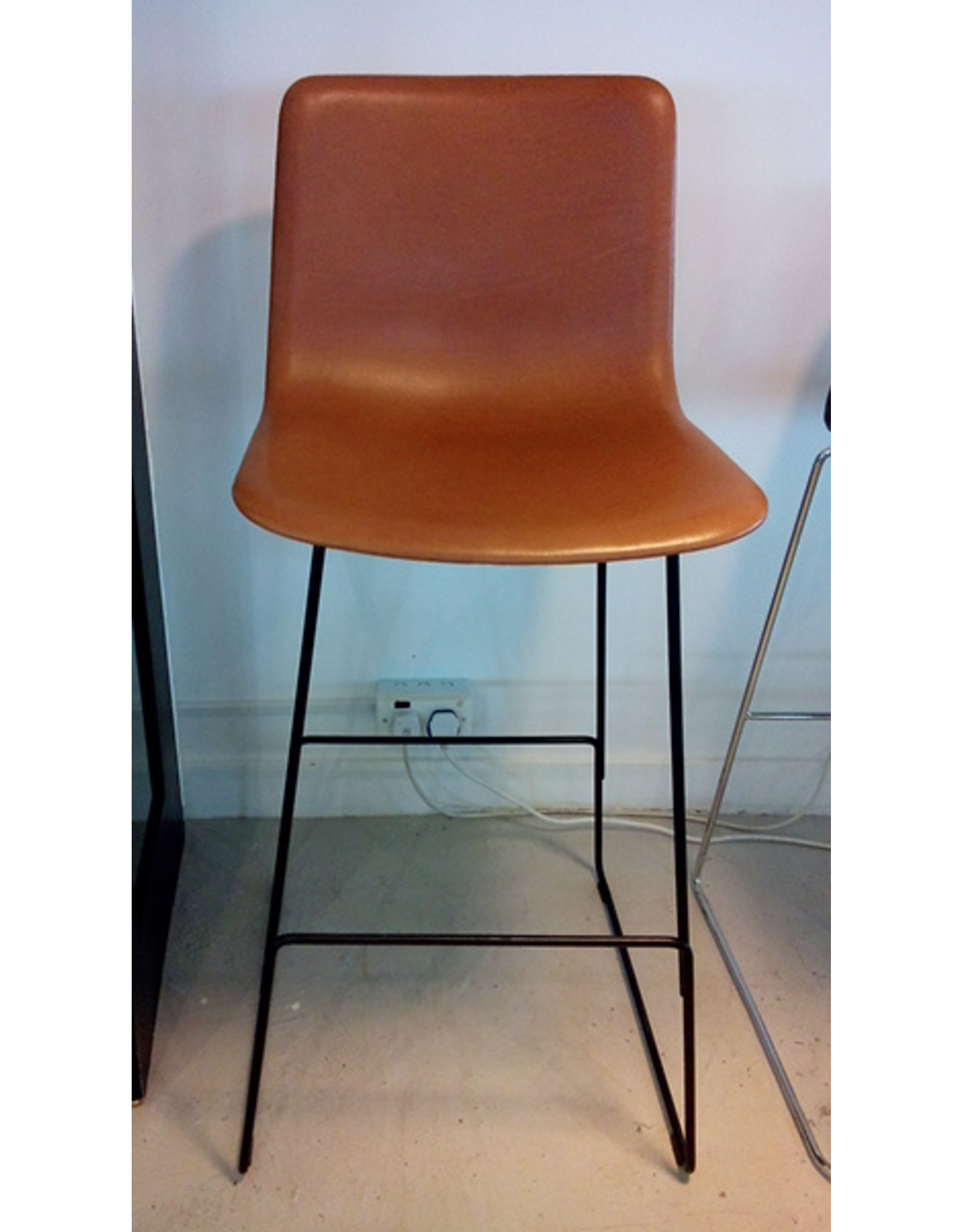 4302 PATO BARSTOOL, FULLY UPHOLSTERED IN COGNAC LEATHER