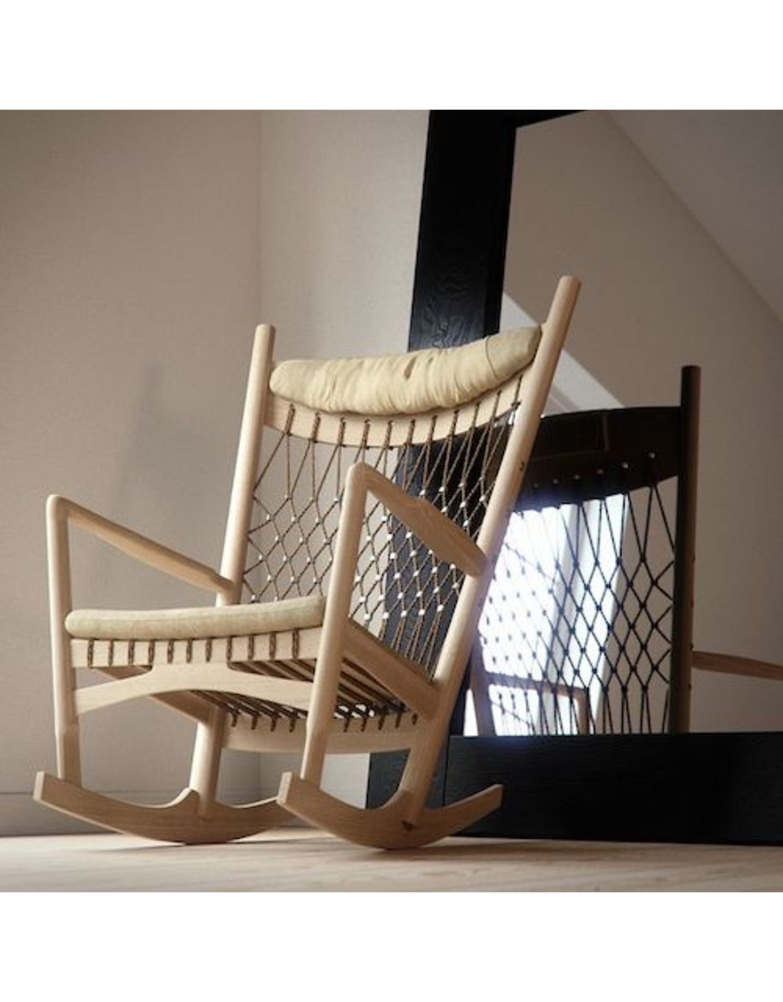 PP124 ROCKING CHAIR