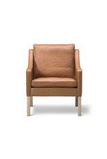 2207 LOUNGE CHAIR UPHOLSTERED IN WALNUT LEATHER