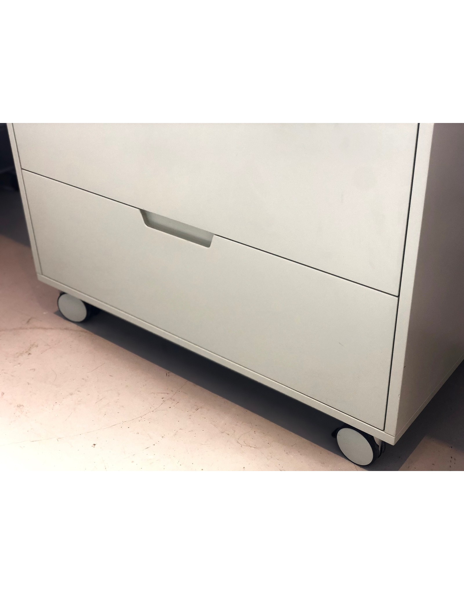 (SHOWROOM ITEM) MAYH22B MAY CHEST OF DRAWERS