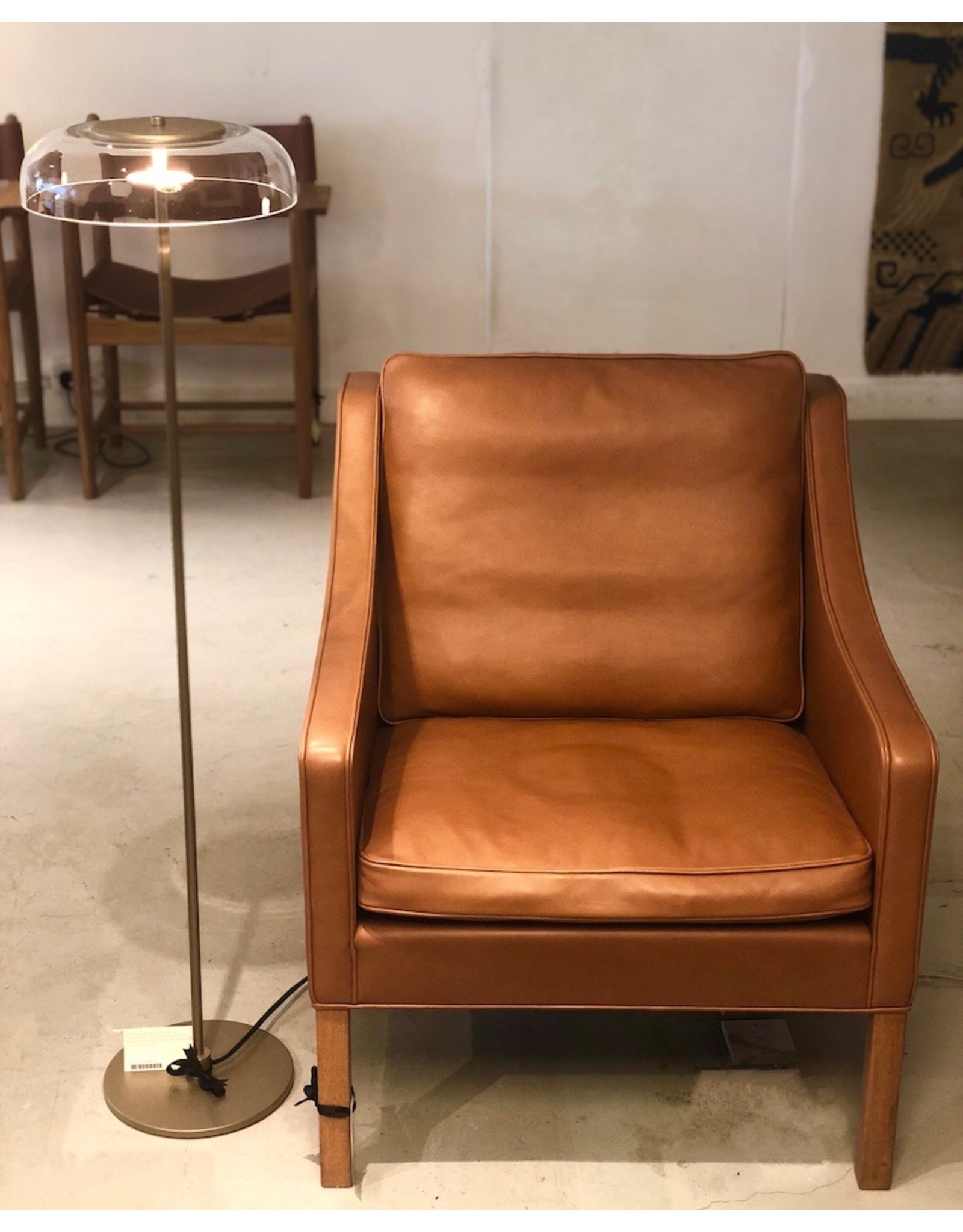 2207 LOUNGE CHAIR UPHOLSTERED IN WALNUT LEATHER