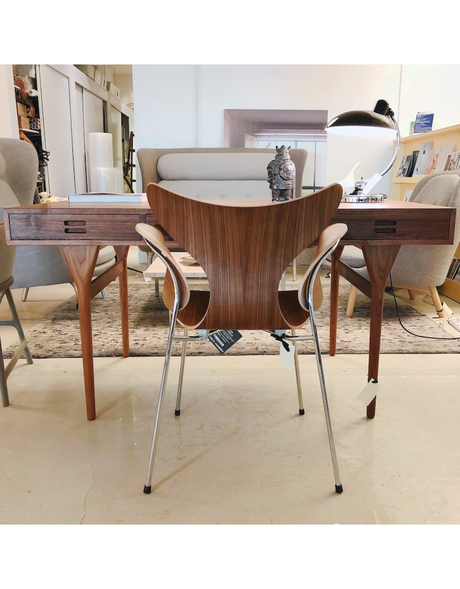 (SHOWROOM ITEM) 3208 LILY 50 ANNIVERSARY ARMCHAIR