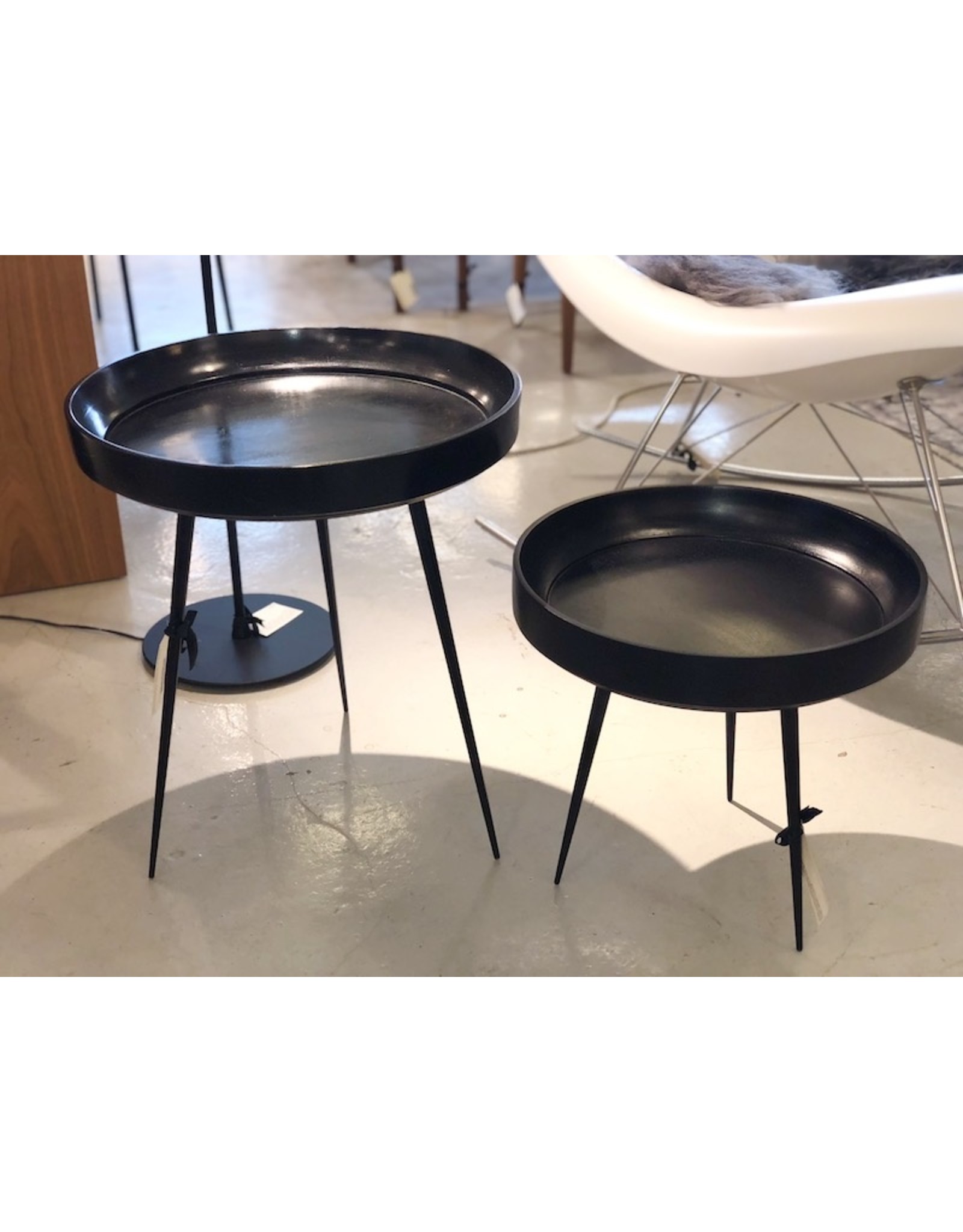 MANGO BOWL TABLE IN BLACK