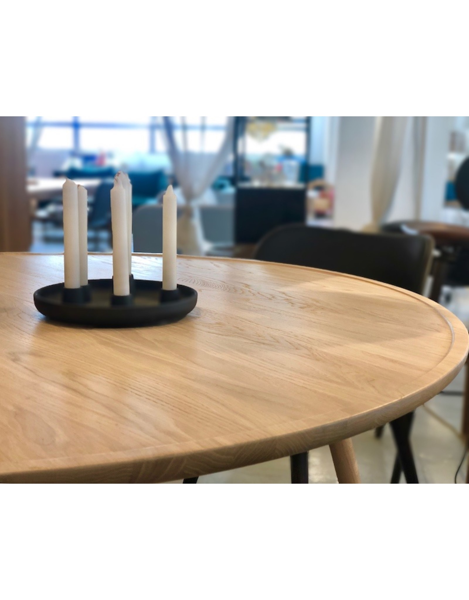 ACCENT DINING TABLE IN MATT LACQUERED OAK WOOD