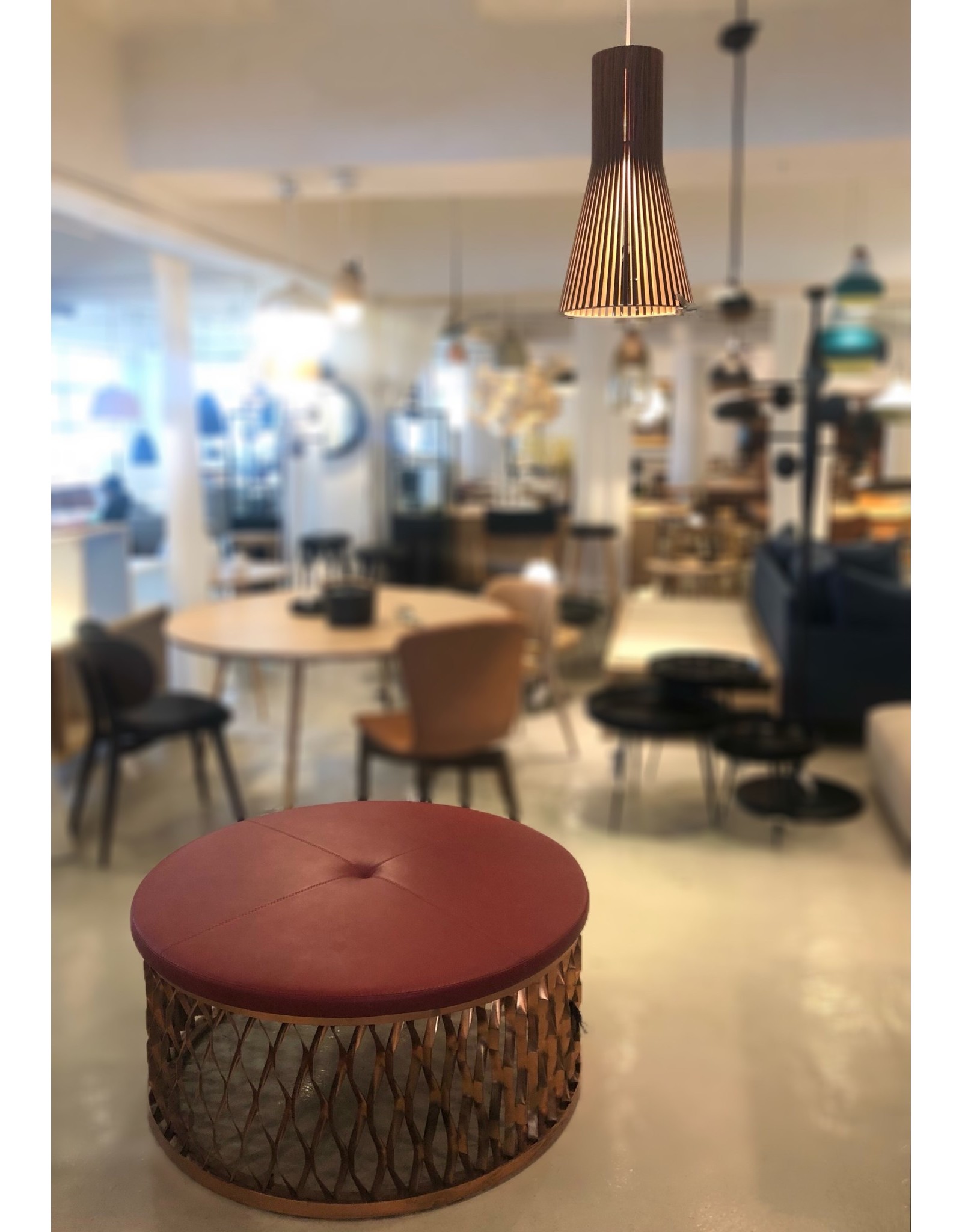 STEELO OTTOMAN EXTRUDED METAL BASE IN COPPER