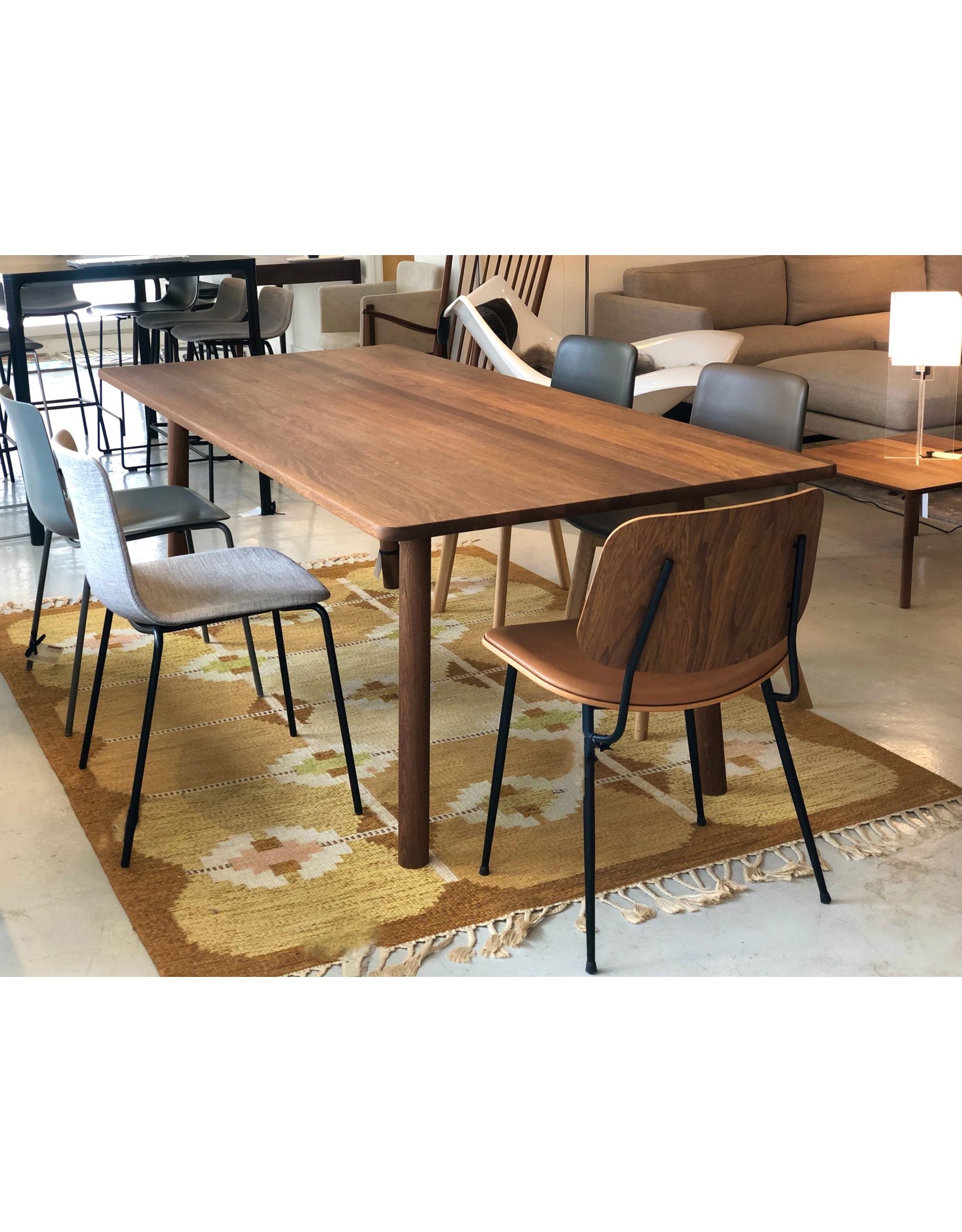 (SHOWROOM ITEM) 6106 TARO DINING TABLE