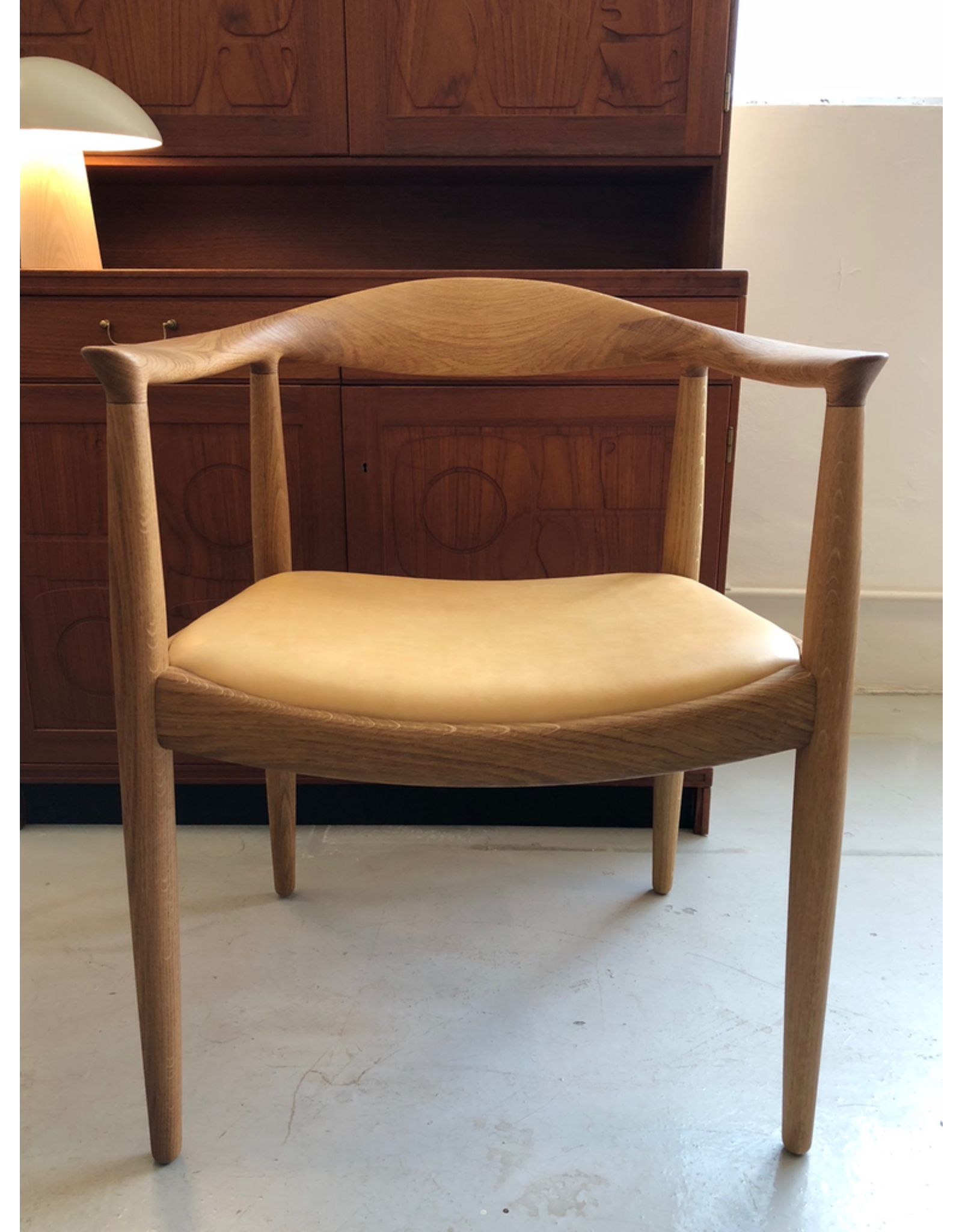 (SHOWROOM ITEM) PP503 THE CHAIR
