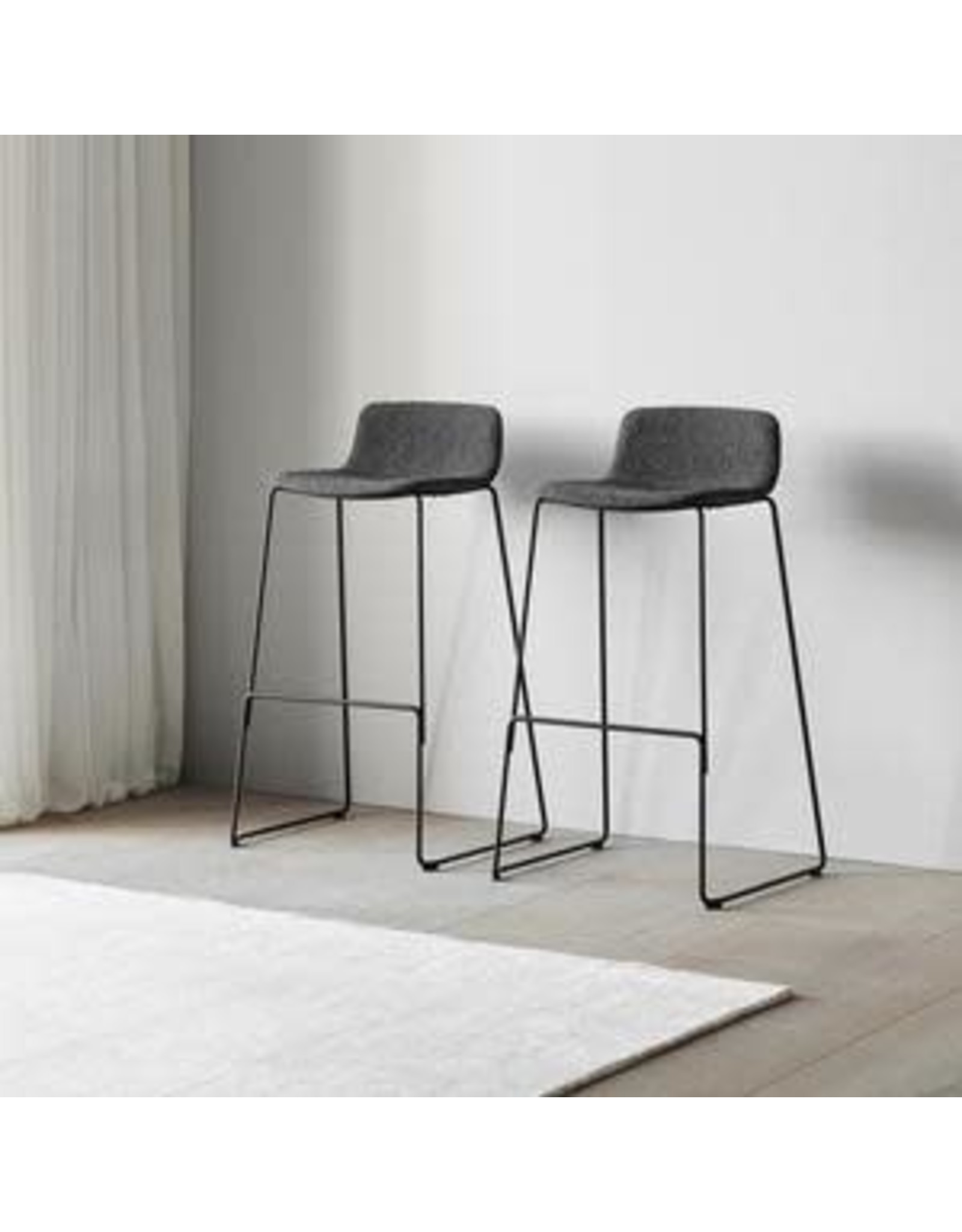 4312 PATO COUNTER STOOL IN BLACK LEATHER