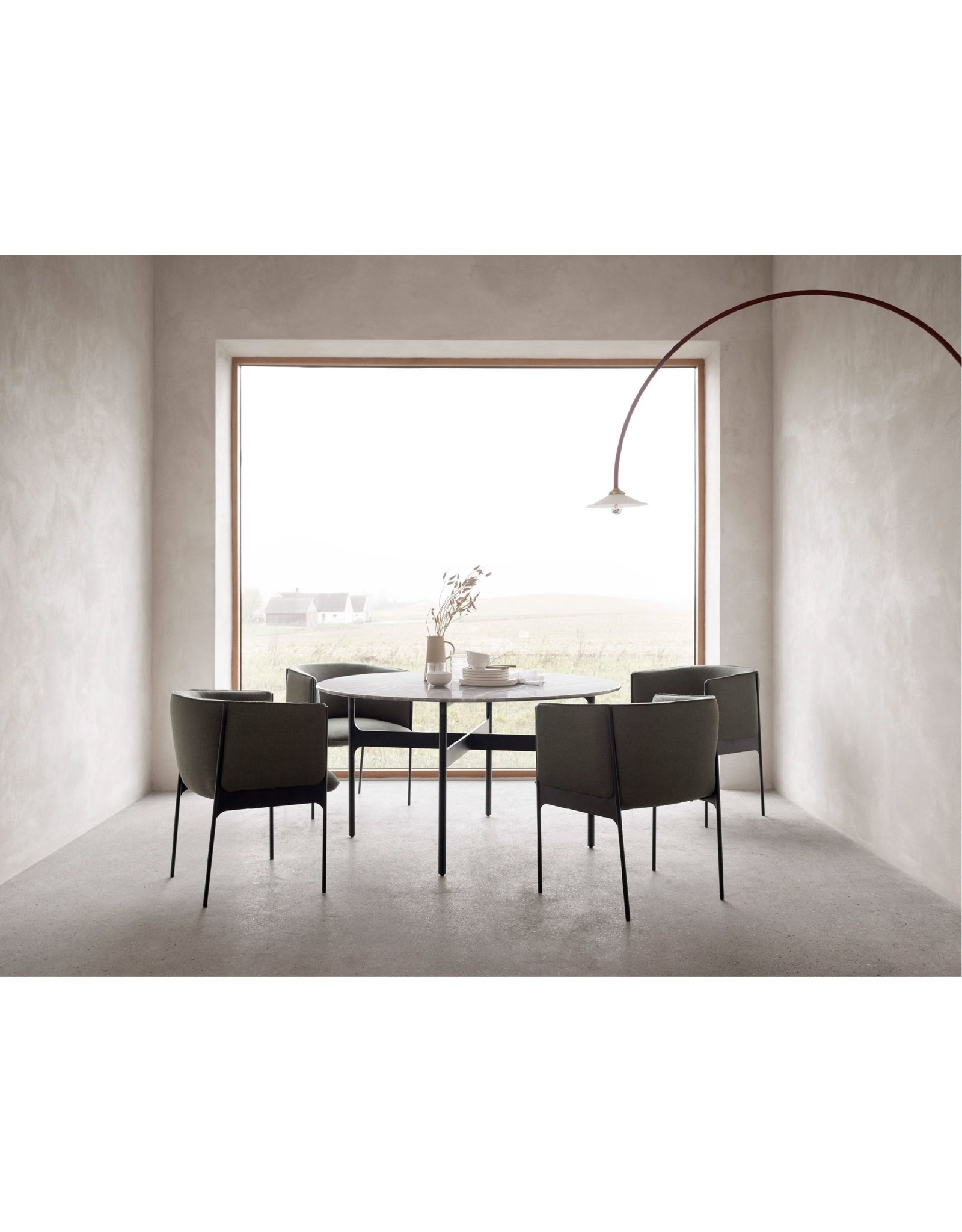 FLOEMA DINING TABLE