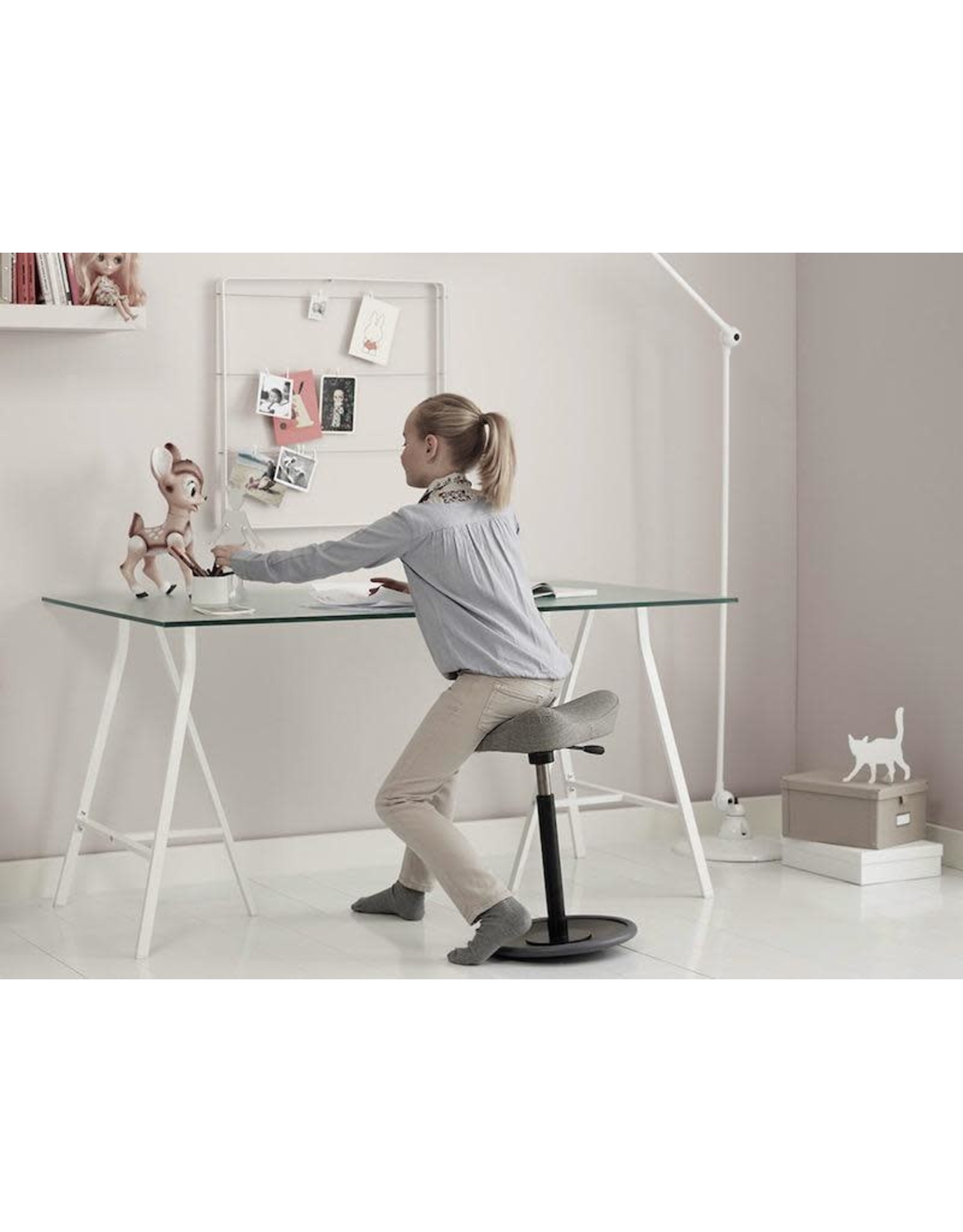 (BARGAIN CORNER) MOVE SMALL HEIGHT ADJUSTABLE STOOL