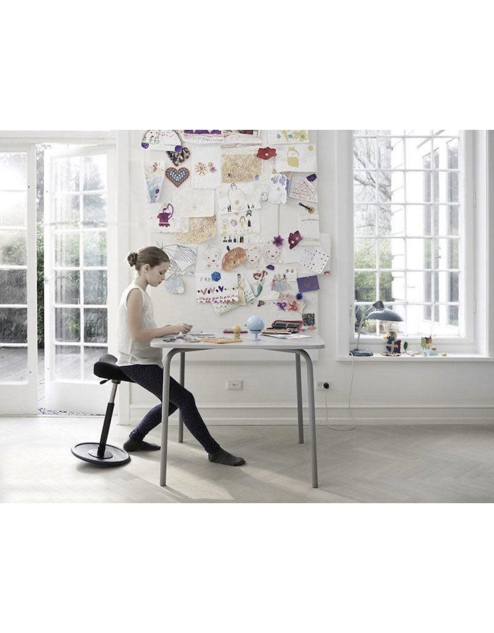(BARGAIN CORNER) MOVE SMALL HEIGHT ADJUSTABLE STOOL