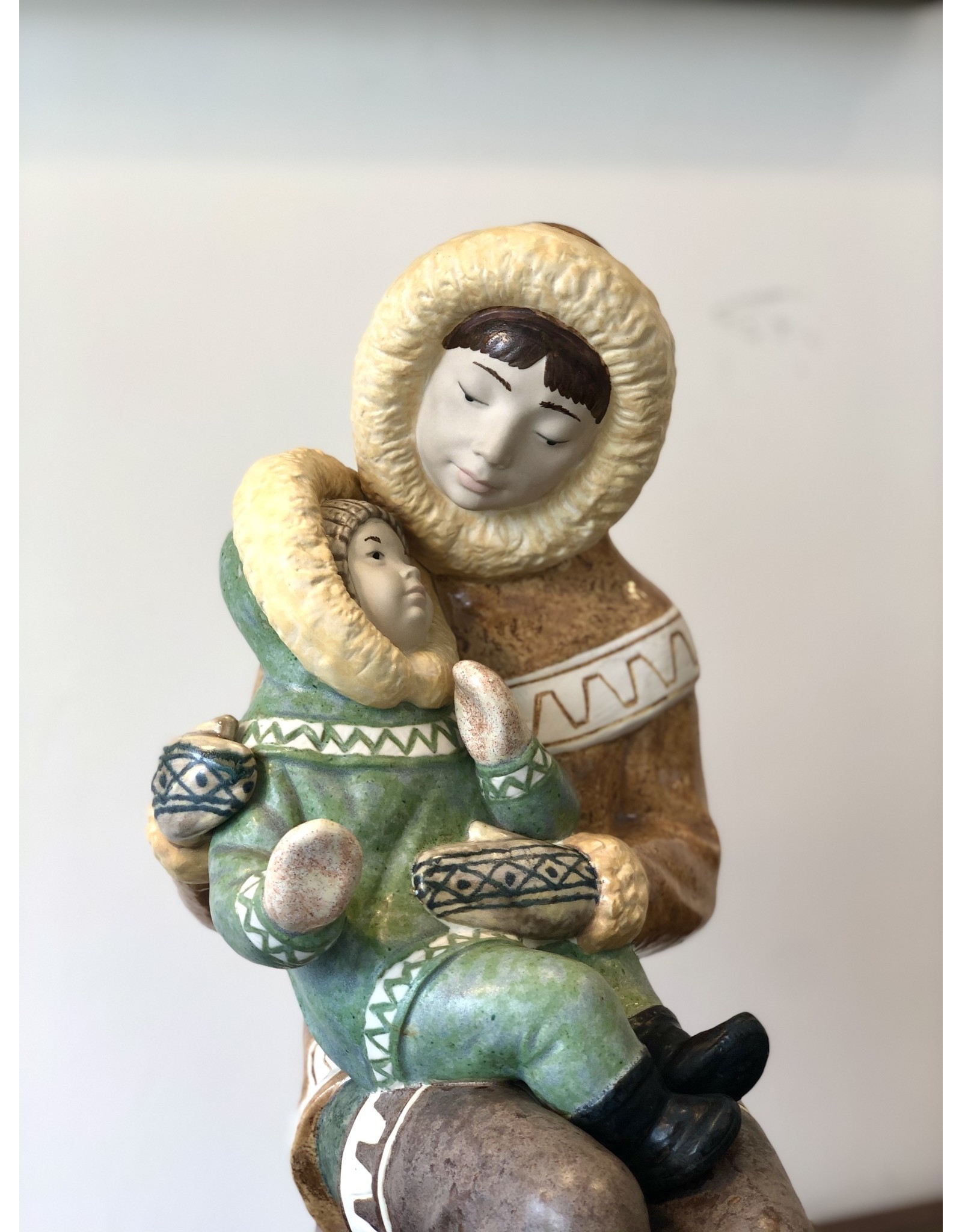 RARE 1970'S FIGURINE OF SEATED INUIT MOTHER WITH CHILD IN LAP