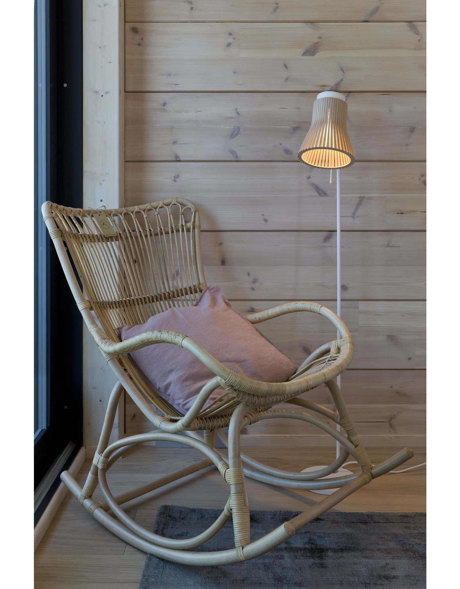 PETITE 4610 FLOOR LAMP