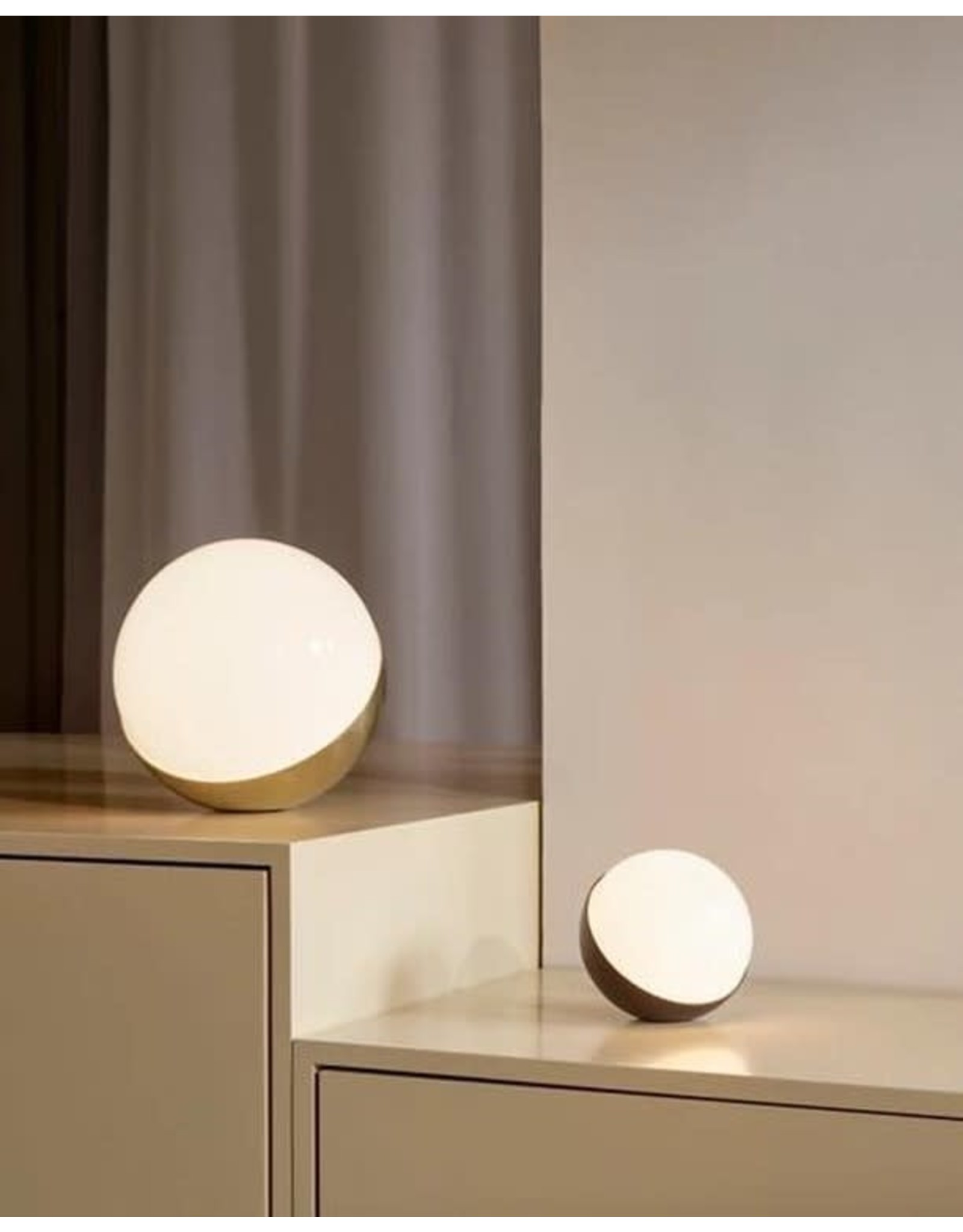 VL STUDIO 320 TABLE LAMP