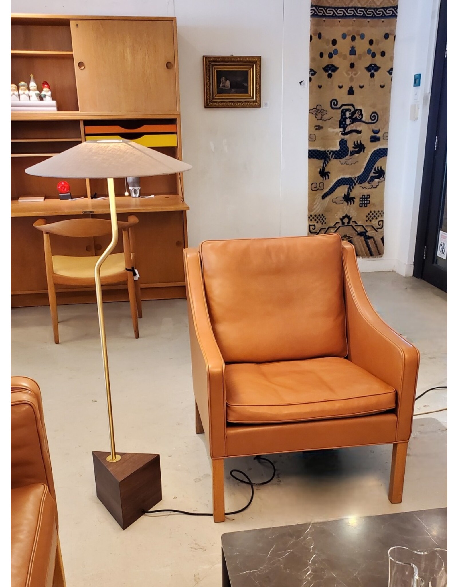 (SHOWROOM ITEM) TRIGGY FLOOR LAMP