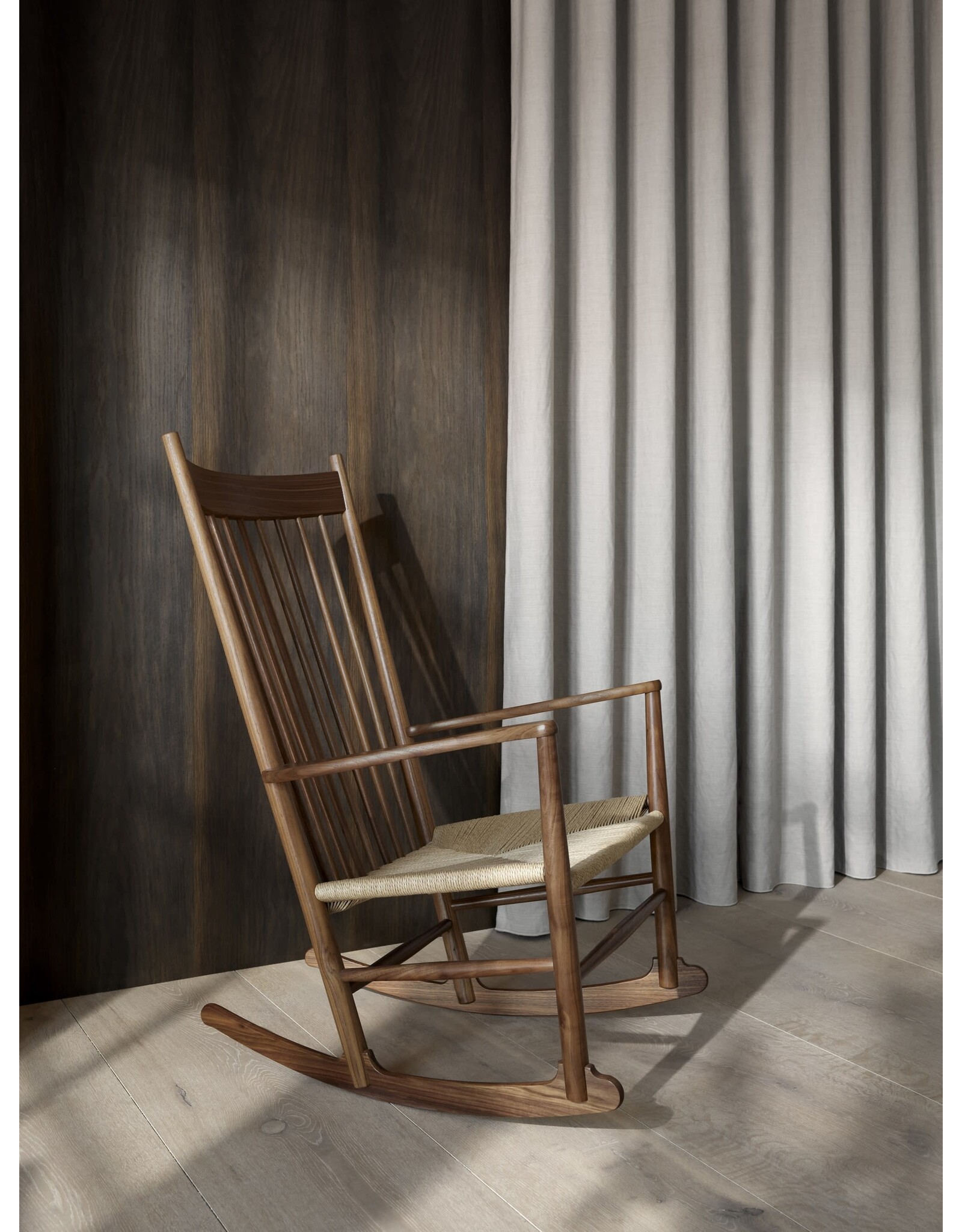 WEGNER J16 ROCKING CHAIR