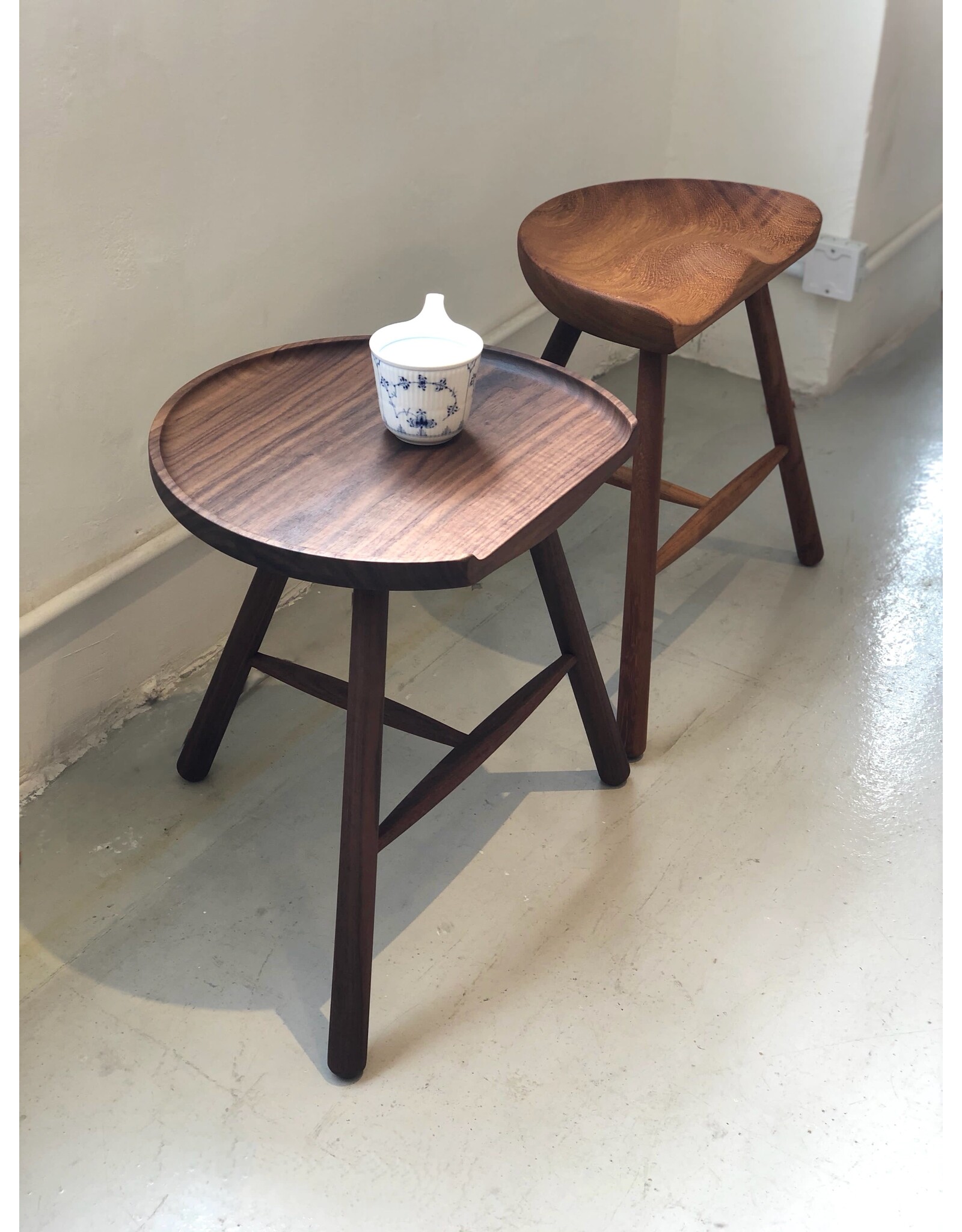 SIDE TABLE IN WALNUT OILED FINISHED