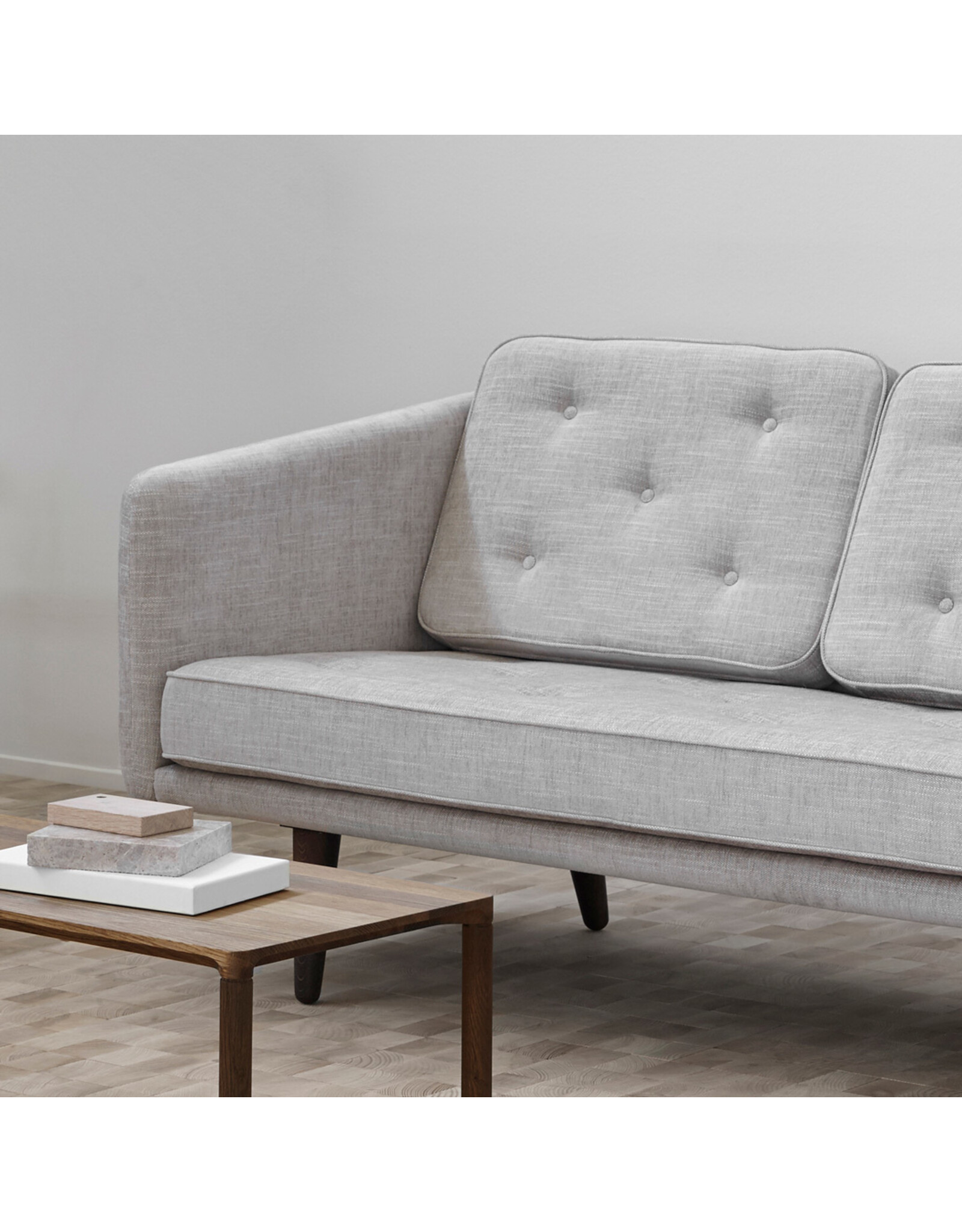 (SHOWROOM ITEM) 2003 NO. 1 3-SEATER SOFA