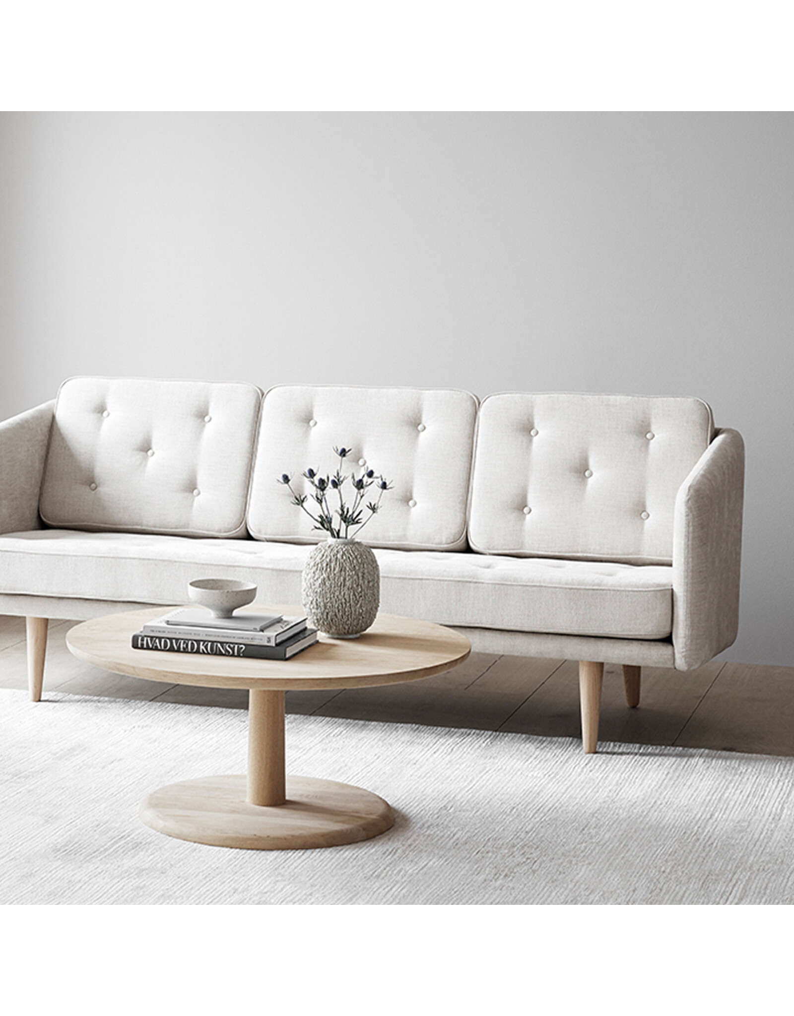 (SHOWROOM ITEM) 2003 NO. 1 3-SEATER SOFA