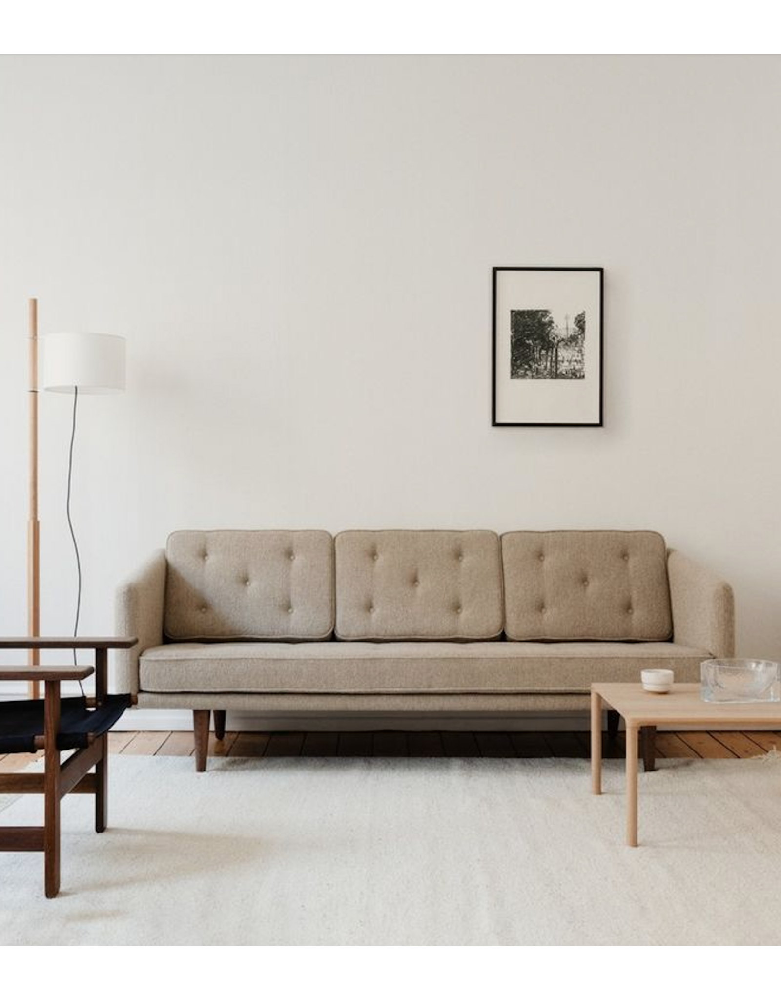 (SHOWROOM ITEM) 2003 NO. 1 3-SEATER SOFA