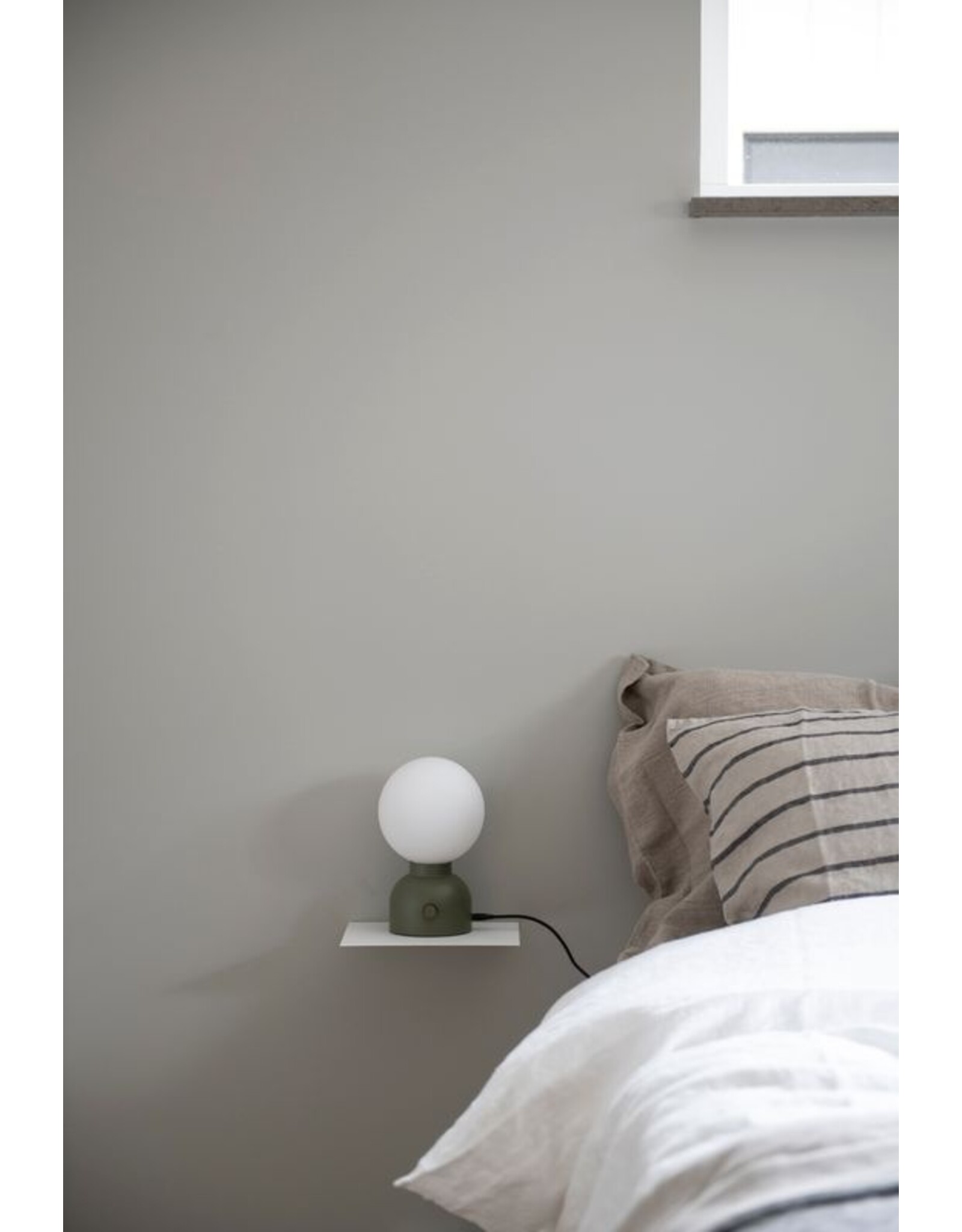 (SHOWROOM ITEM) PLUGGIE TABLE LAMP