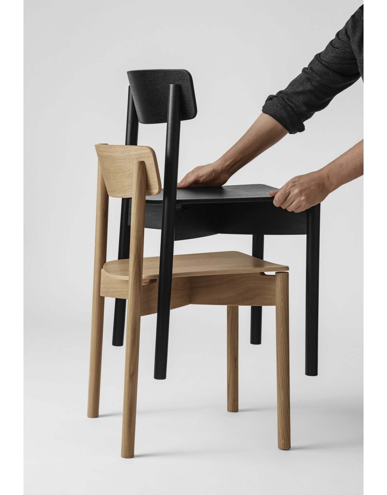 T01 CROSS CHAIR