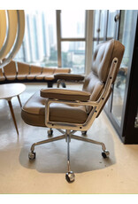 CHARLES & RAY EAMES "TIME-LIFE" EXECUTIVE CHAIR CHARLES & RAY EAMES "TIME-LIFE" EXECUTIVE CHAIR