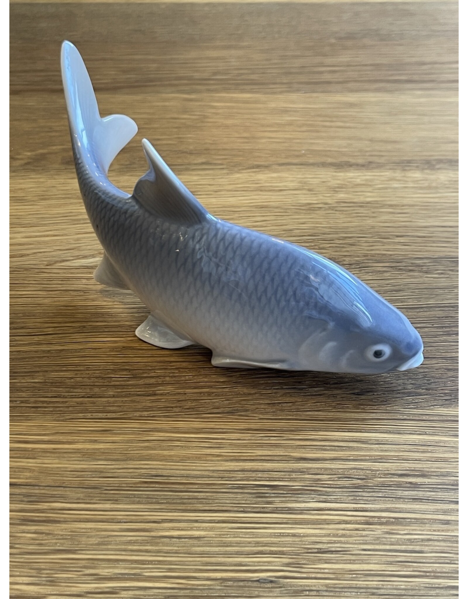 1960's ROYAL COPENHAGEN FIGURINE OF A LIVELY ROACH FISH