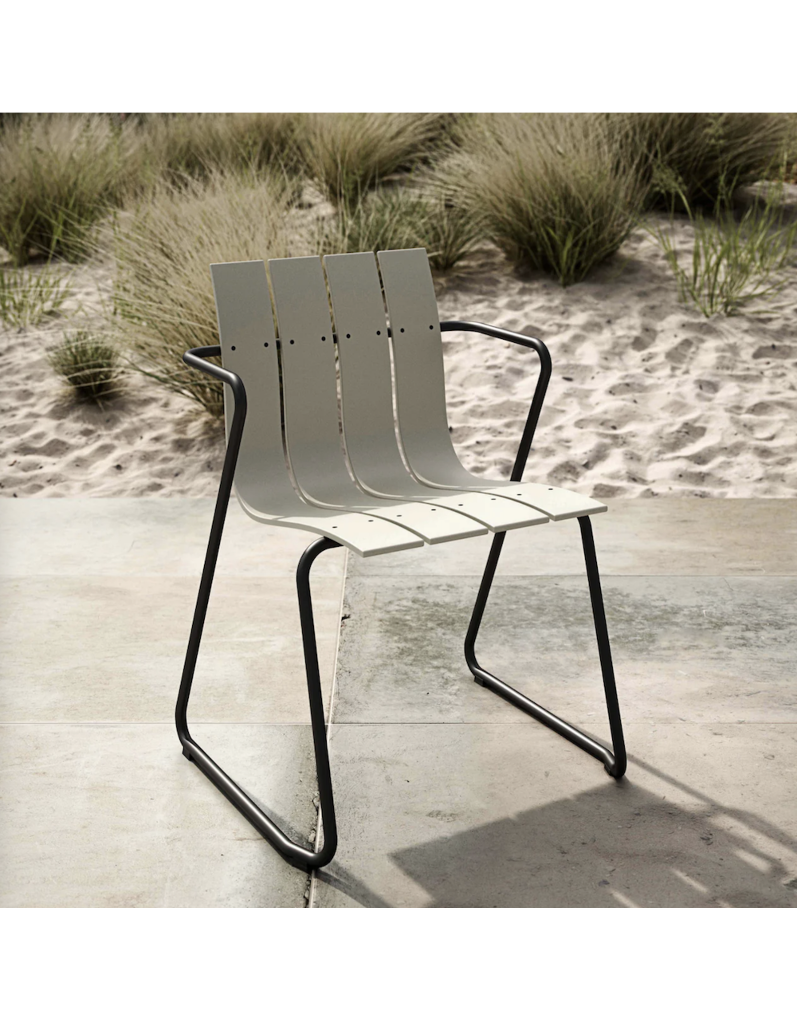 OCEAN SAND COLOUR OUTDOOR DINING SUITE FOR 4 PERSONS