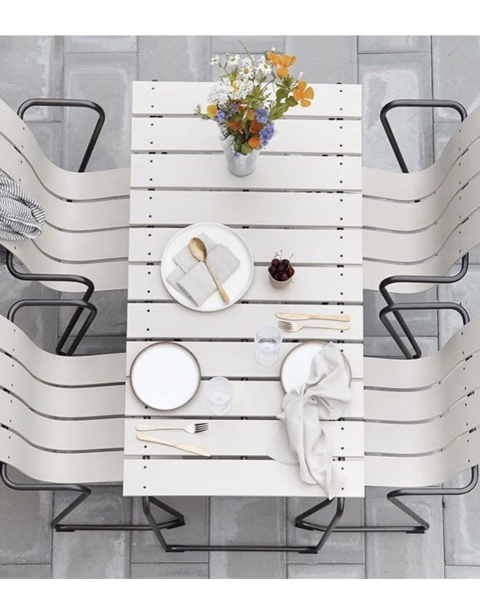 OCEAN SAND COLOUR OUTDOOR DINING SUITE FOR 4 PERSONS