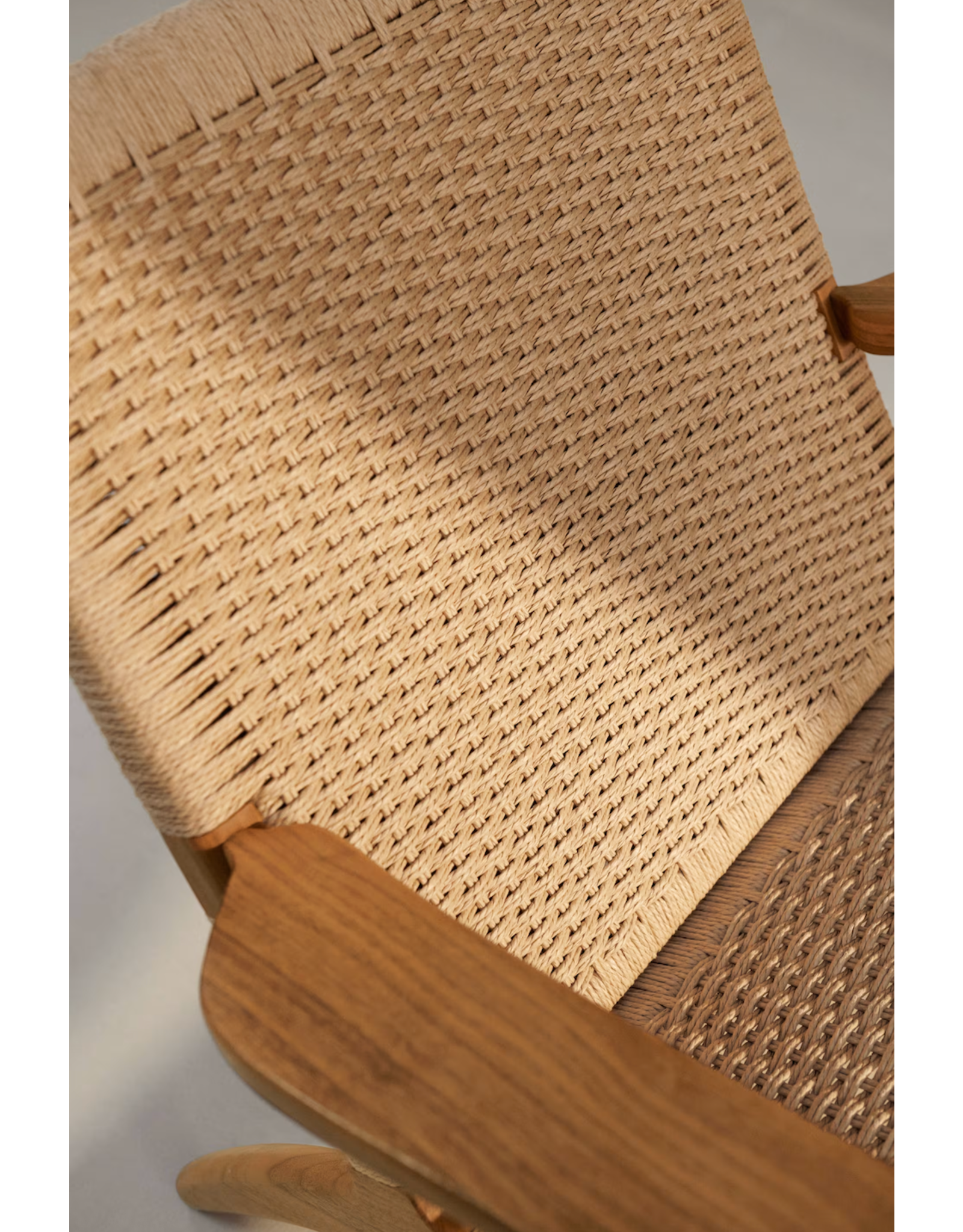 CH25 EASY CHAIR IN OAK