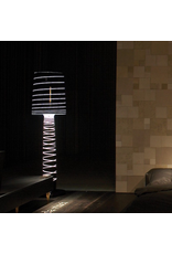 (BARGAIN CORNER) LADYJANE 黑色落地燈