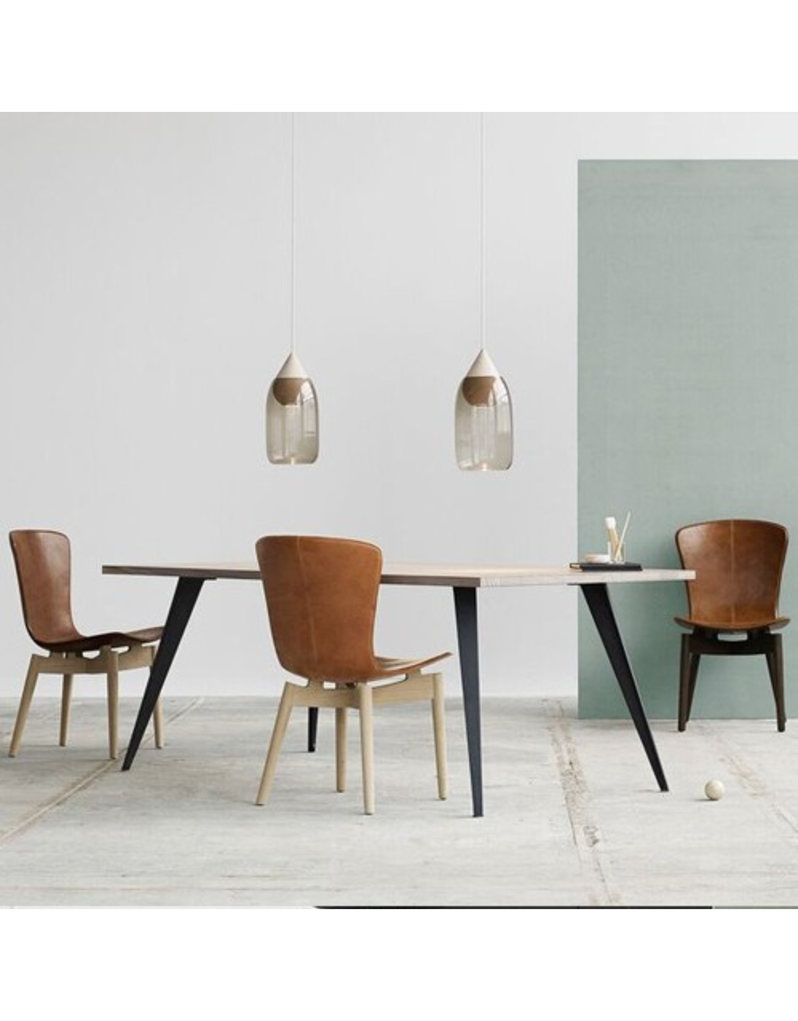 (BARGAIN CORNER) SHELL DINING CHAIR