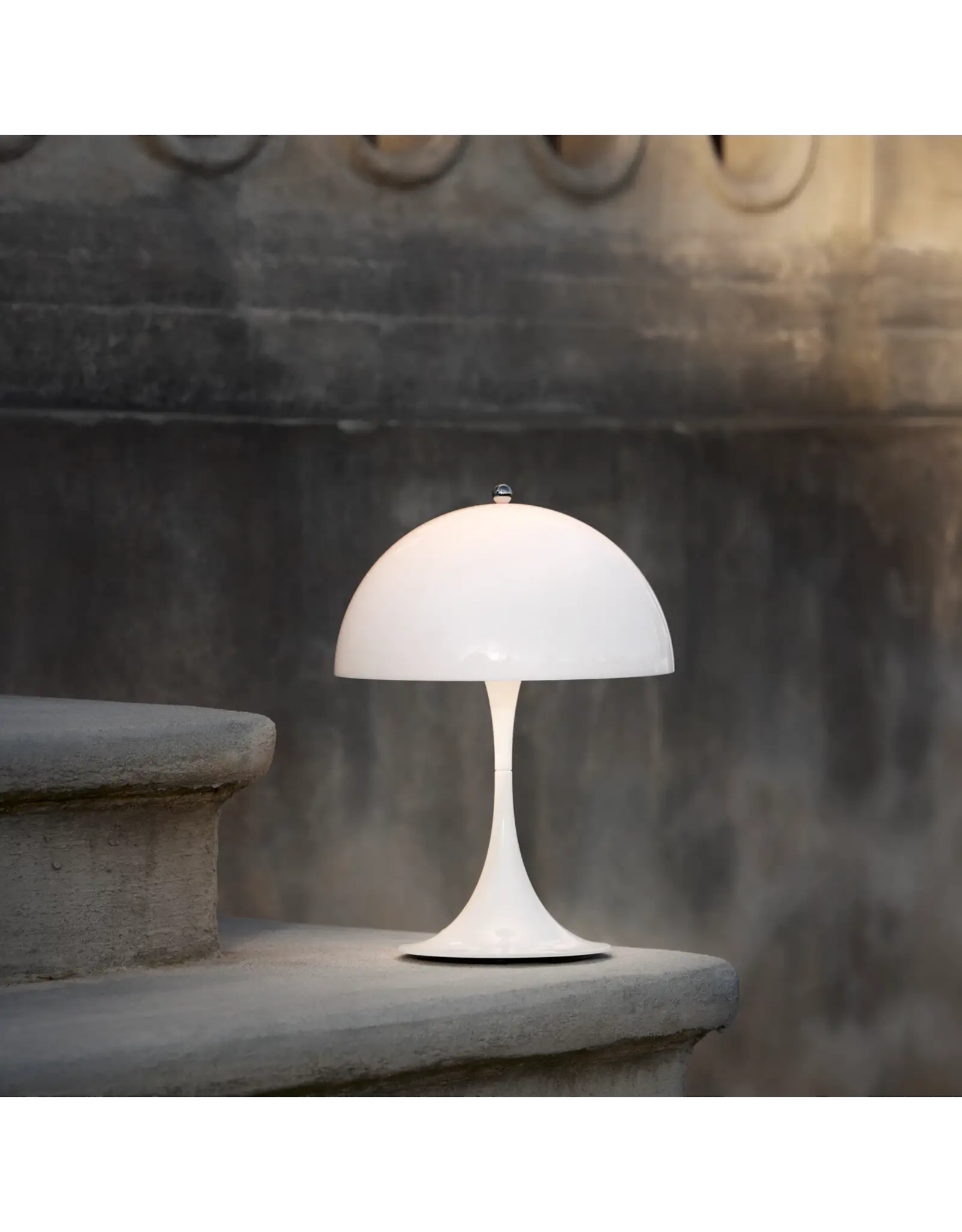 PANTHELLA 250 PORTABLE TABLE LAMP