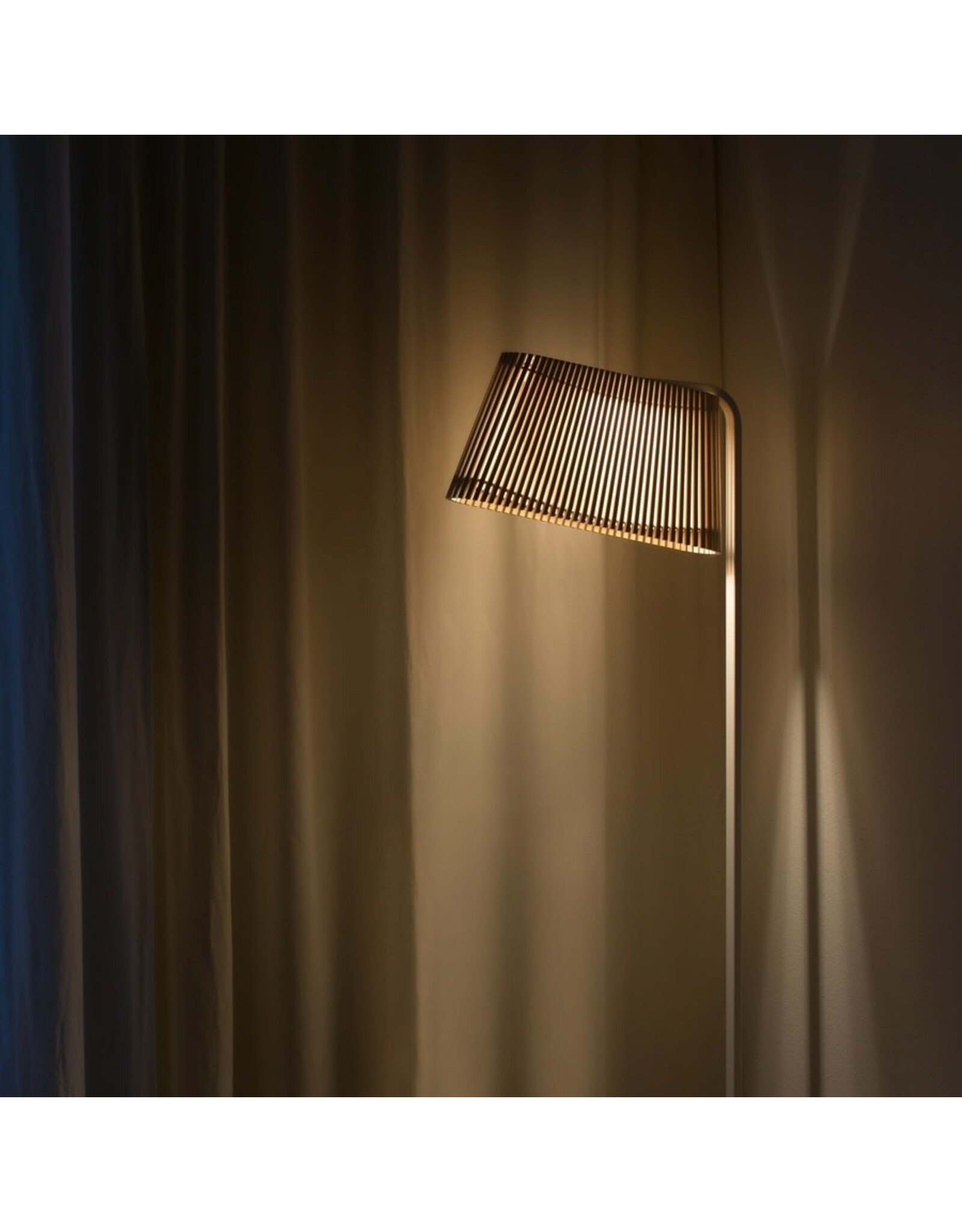 OWALO 7010 FLOOR LAMP