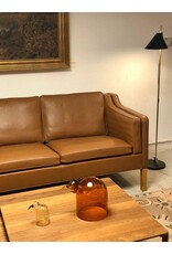 YUH LED FLOOR LAMP IN BRASS